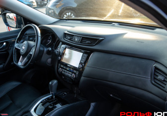 Подержанный автомобиль Nissan X-Trail 2020 года (7 фото)