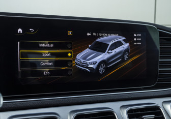 Подержанный автомобиль Mercedes-Benz GLE 2019 года (25 фото)