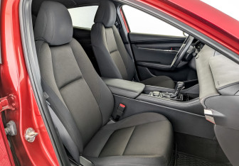 Подержанный автомобиль Mazda 3 Hatchback 2019 года (24 фото)