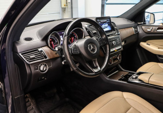 Подержанный автомобиль Mercedes-Benz GLE 2018 года (17 фото)