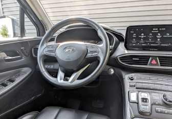 Подержанный автомобиль Hyundai Santa Fe 2021 года (26 фото)