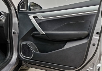 Подержанный автомобиль Geely Coolray 2023 года (23 фото)