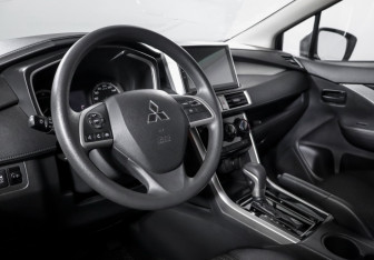 Подержанный автомобиль Mitsubishi Xpander 2022 года (15 фото)