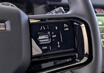 Подержанный автомобиль Land Rover Range Rover Velar 2023 года (27 фото)