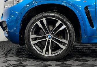 Подержанный автомобиль BMW X6 2018 года (8 фото)