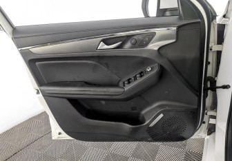 Подержанный автомобиль Haval Jolion 2023 года (19 фото)