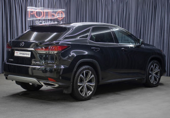 Подержанный автомобиль Lexus RX 2020 года (5 фото)
