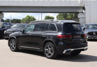 Подержанный автомобиль Mercedes-Benz GLB 2020 года (7 фото)