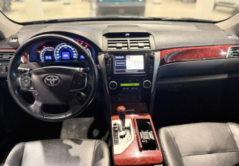 Подержанный автомобиль Toyota Camry Sedan 2014 года (8 фото)