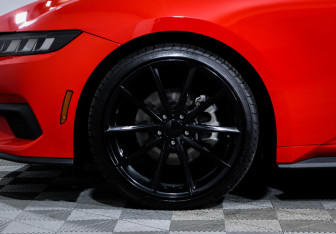 Подержанный автомобиль Ford Mustang Coupe 2024 года (15 фото)