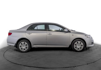 Подержанный автомобиль Toyota Corolla Sedan 2008 года (4 фото)