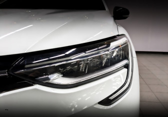 Подержанный автомобиль Renault Arkana 2021 года (18 фото)