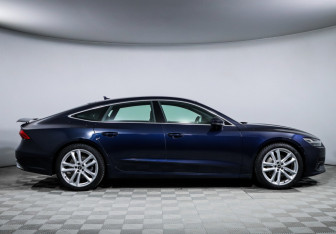 Подержанный автомобиль Audi A7 2021 года (4 фото)