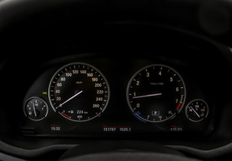 Подержанный автомобиль BMW X4 2017 года (9 фото)