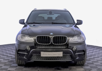 Подержанный автомобиль BMW X5 2013 года (2 фото)