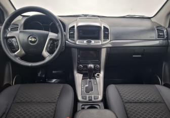 Подержанный автомобиль Chevrolet Captiva 2013 года (12 фото)