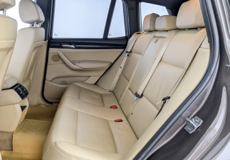 Подержанный автомобиль BMW X3 2013 года (12 фото)