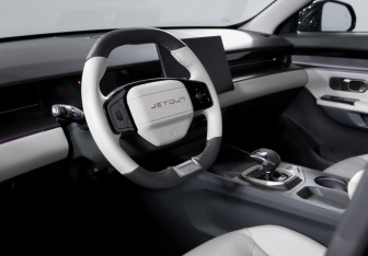 Подержанный автомобиль Jetour Dashing 2023 года (14 фото)