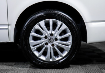 Подержанный автомобиль Volkswagen Multivan 2020 года (16 фото)