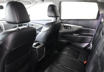 Подержанный автомобиль Nissan Murano Suv 2017 года (12 фото)