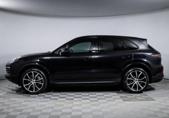 Подержанный автомобиль Porsche Cayenne 2020 года (8 фото)