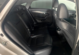 Подержанный автомобиль Hyundai i40 Sedan 2015 года (18 фото)