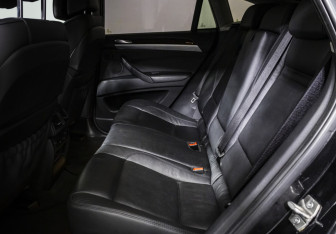 Подержанный автомобиль BMW X6 2012 года (14 фото)