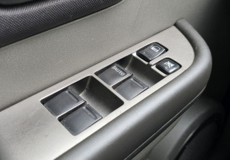 Подержанный автомобиль Nissan X-Trail 2005 года (15 фото)