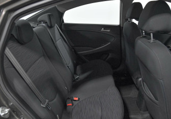 Подержанный автомобиль Hyundai Solaris Sedan 2015 года (10 фото)