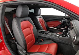 Подержанный автомобиль Chevrolet Camaro Coupe 2019 года (23 фото)