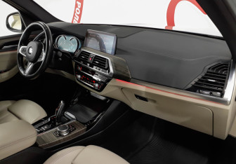 Подержанный автомобиль BMW X3 2019 года (9 фото)