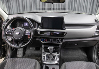 Подержанный автомобиль Kia Seltos 2021 года (13 фото)