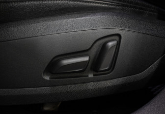 Подержанный автомобиль Audi A4 Sedan 2017 года (24 фото)