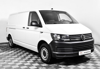 Подержанный автомобиль Volkswagen Transporter Van 2018 года (3 фото)
