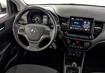 Подержанный автомобиль Hyundai Solaris Sedan 2020 года (26 фото)