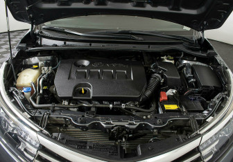 Подержанный автомобиль Toyota Corolla Sedan 2013 года (7 фото)