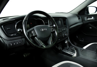 Подержанный автомобиль Kia Optima Sedan 2013 года (10 фото)