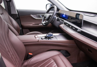 Подержанный автомобиль Chery Tiggo 8 Pro Plug-in Hybrid 2023 года (9 фото)