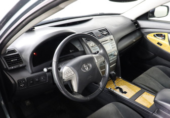 Подержанный автомобиль Toyota Camry Sedan 2007 года (7 фото)