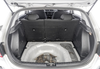 Подержанный автомобиль Kia Rio Hatchback 2021 года (10 фото)