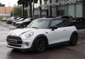Подержанный автомобиль MINI Hatch 2020 года (1 фото)