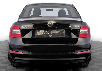 Подержанный автомобиль Skoda Octavia Liftback 2014 года (6 фото)