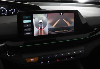 Подержанный автомобиль Changan UNI-V 2023 года (14 фото)