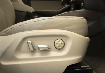 Подержанный автомобиль Audi Q5 2013 года (31 фото)