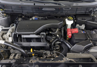 Подержанный автомобиль Nissan X-Trail 2016 года (8 фото)