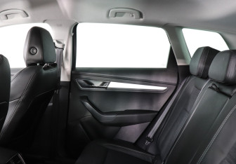 Подержанный автомобиль Skoda Karoq 2020 года (12 фото)