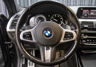 Подержанный автомобиль BMW X4 2021 года (17 фото)