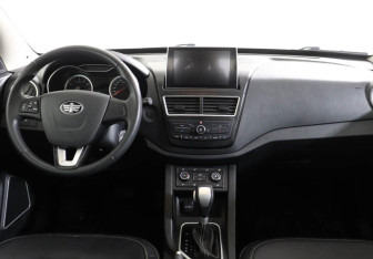 Подержанный автомобиль FAW Besturn X40 2020 года (6 фото)