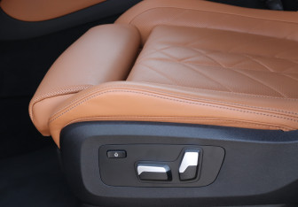 Подержанный автомобиль BMW X5 2022 года (23 фото)