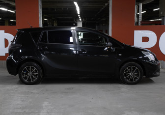 Подержанный автомобиль Toyota Verso 2009 года (4 фото)